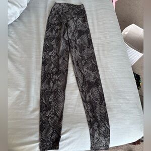 Aerie snakeskin leggings
